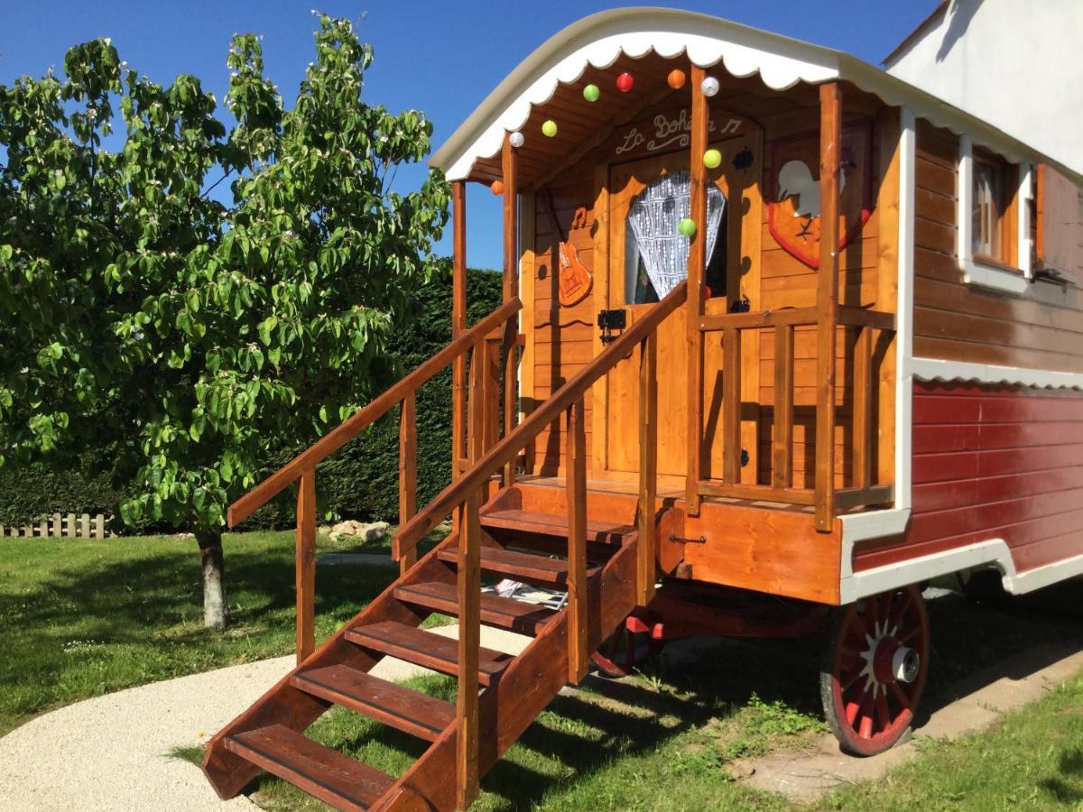 Chambres Et Roulotte De La Gentilhommiere Chazey-sur-Ain Экстерьер фото
