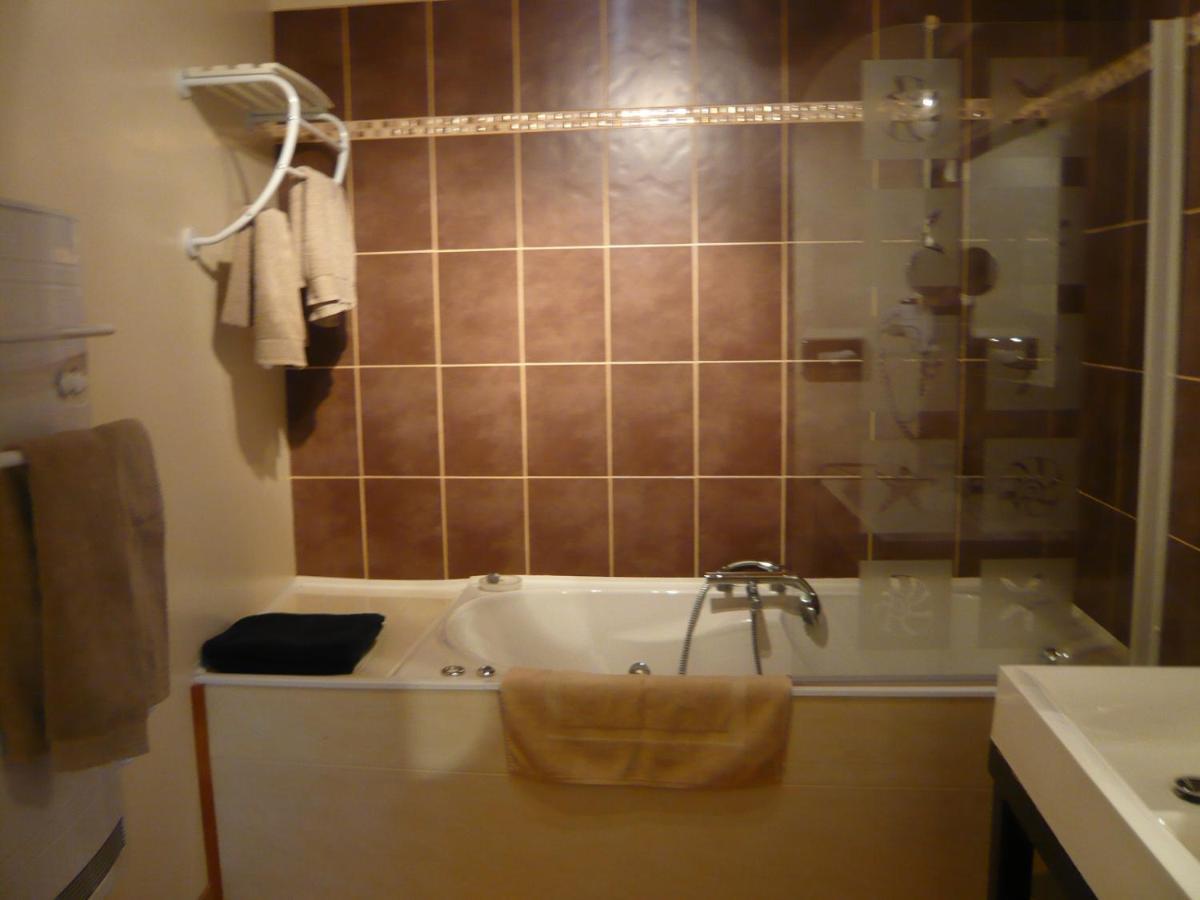 Chambres Et Roulotte De La Gentilhommiere Chazey-sur-Ain Экстерьер фото